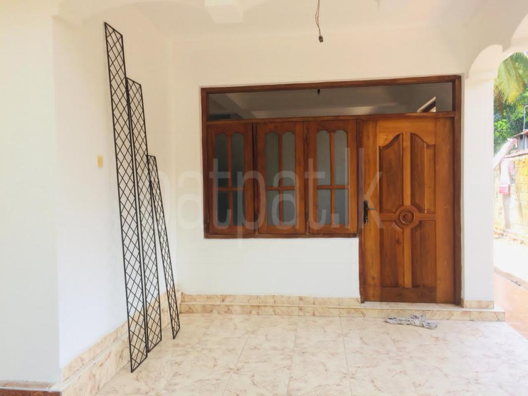 House for Sale in Wennappuwa