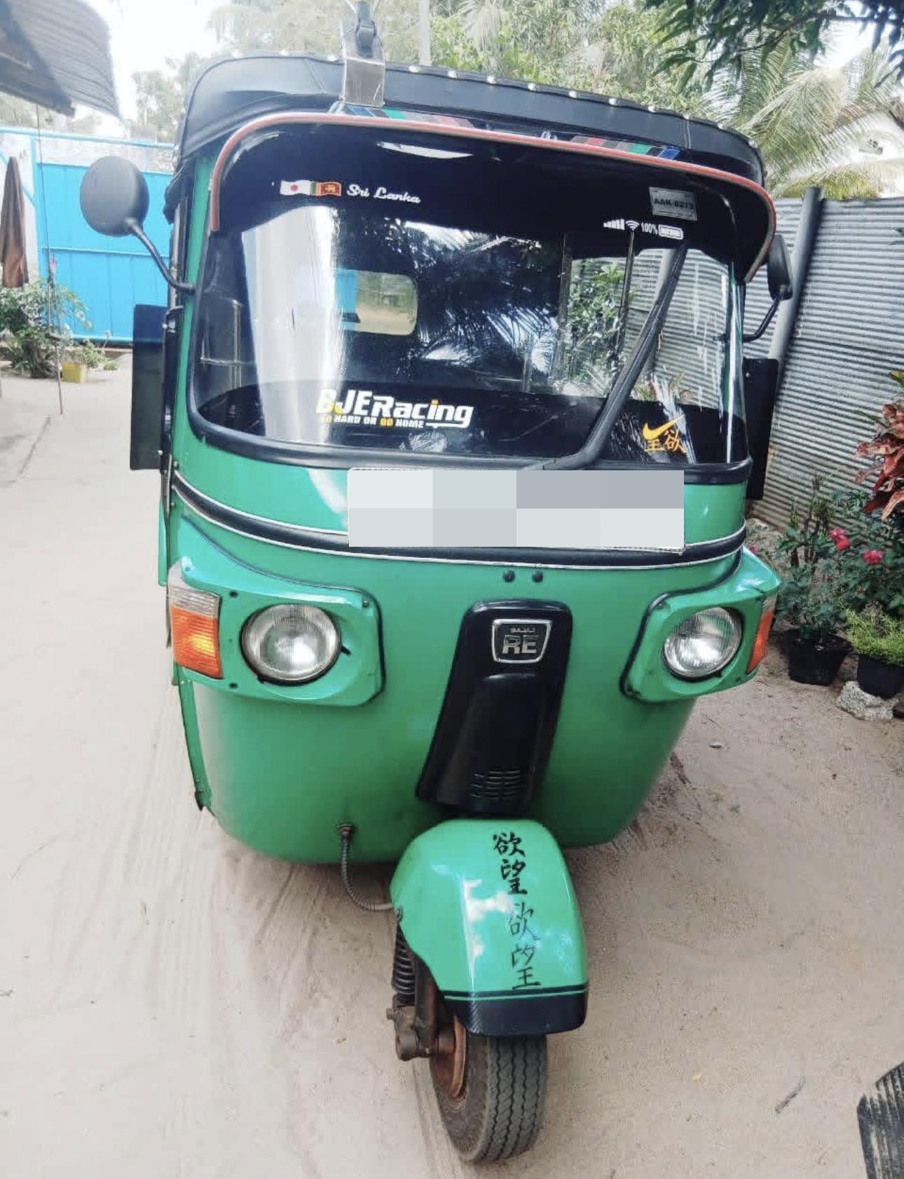 Bajaj Three Wheel 2013 ads-image-1