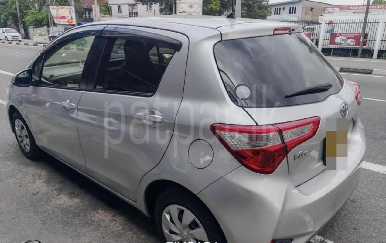 Toyota Vitz 2017 - பயன்படுத்தப்பட்டது கார் sale in Sri Lanka - patpat.lk