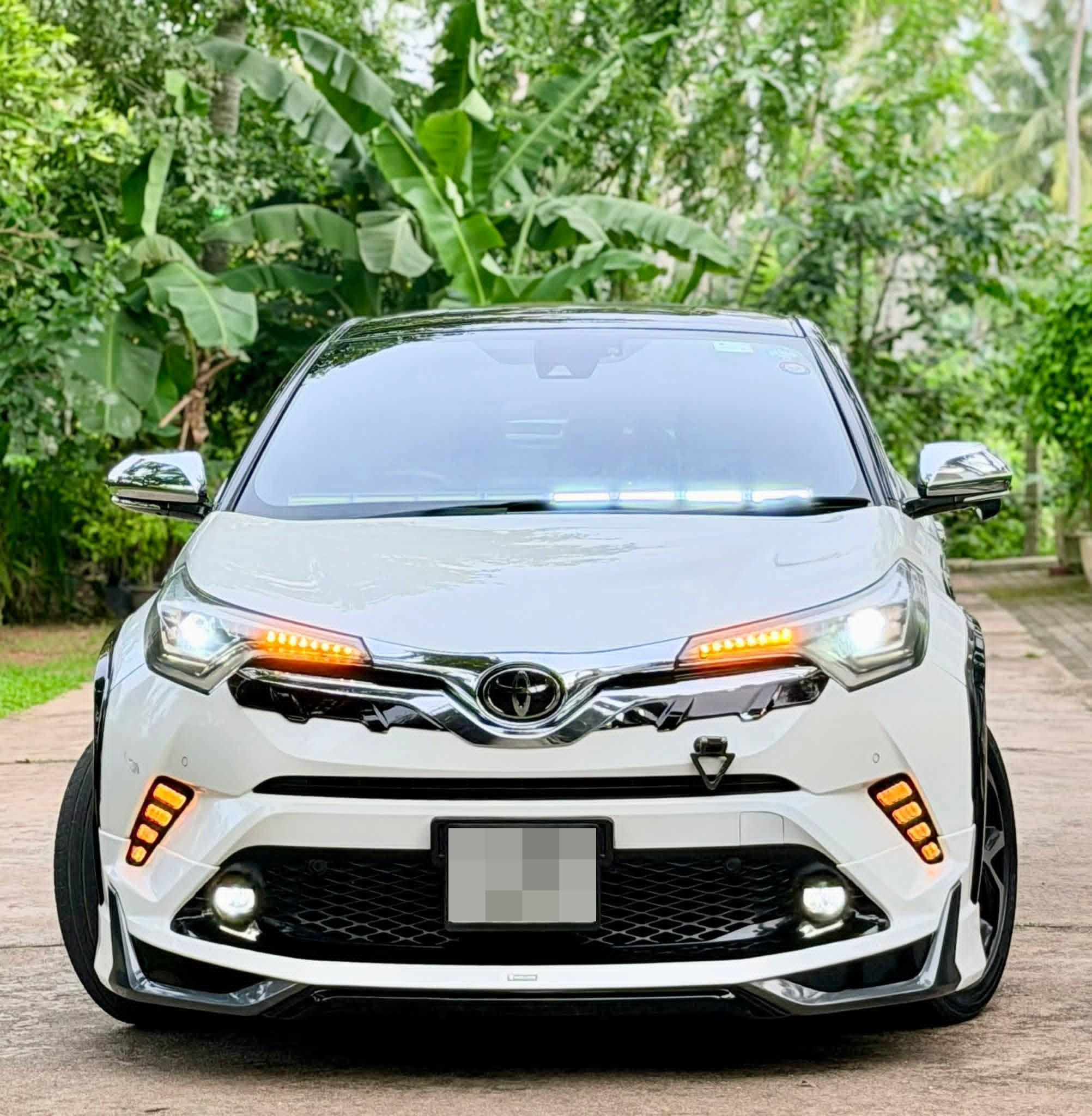 Toyota CHR 2018 - பயன்படுத்தப்பட்டது SUV sale in Sri Lanka - patpat.lk