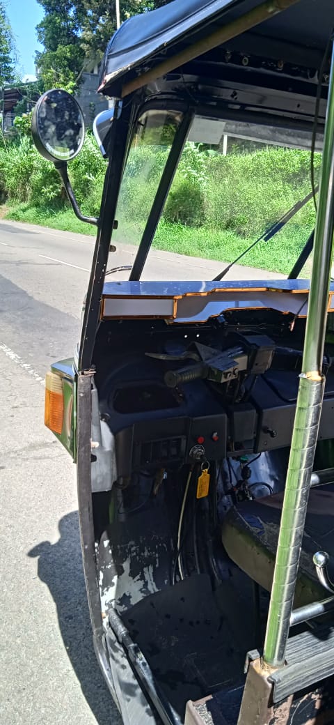 Bajaj Three Wheel 2010 - பயன்படுத்தப்பட்டது முச்சக்கர வண்டி sale in Sri Lanka - patpat.lk