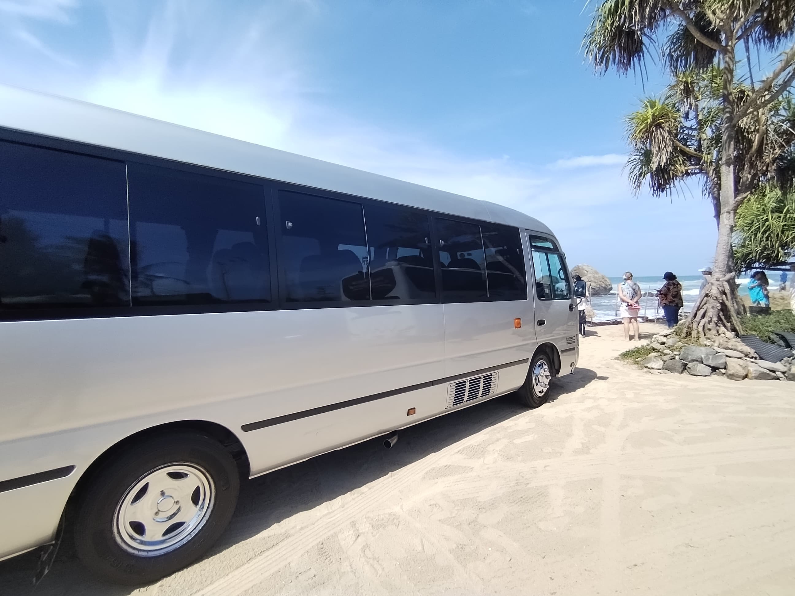 Toyota Coaster 2015 - பயன்படுத்தப்பட்டது பஸ் sale in Sri Lanka - patpat.lk