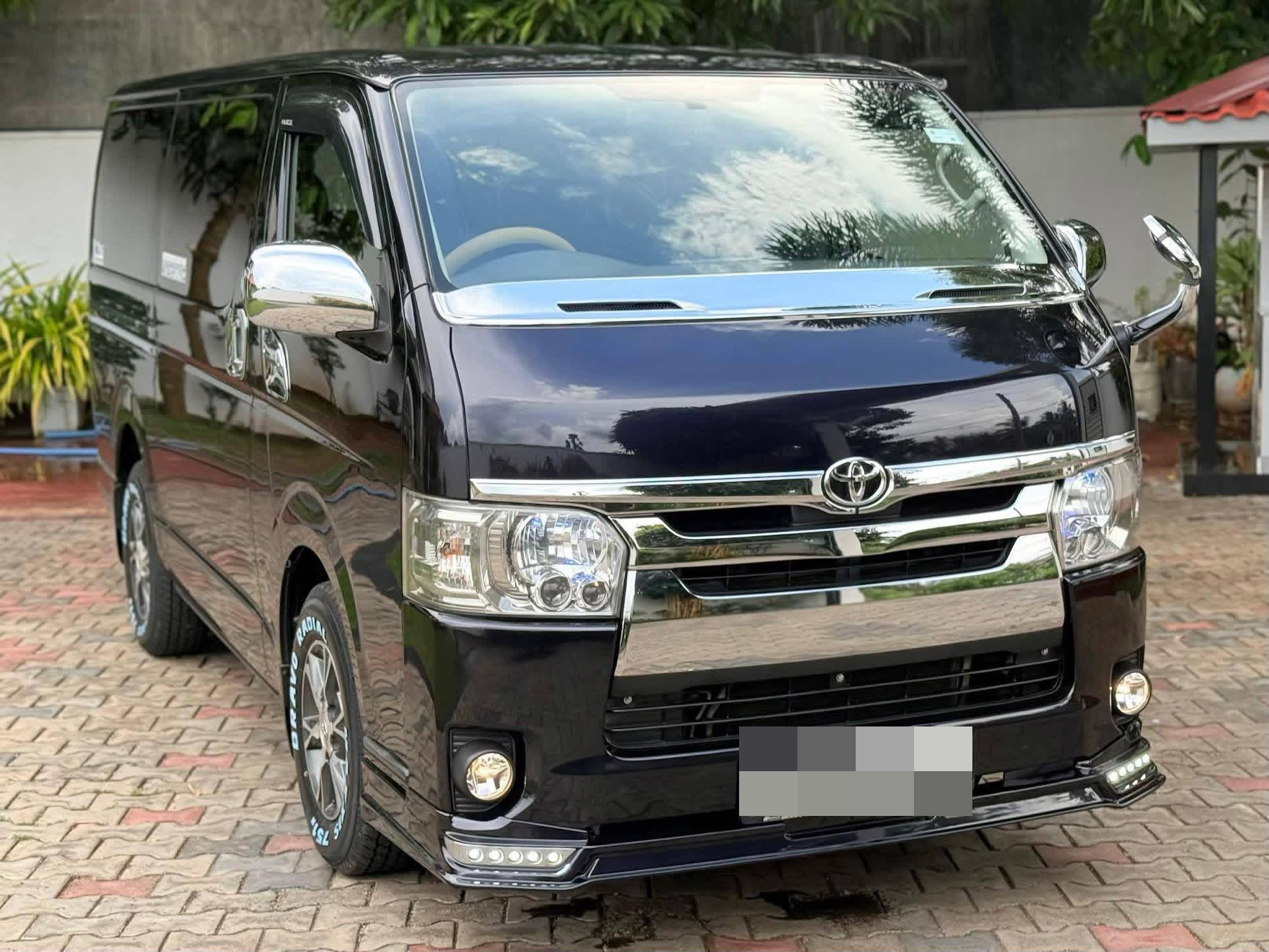 Toyota Hiace 2015 - Used Van sale in Sri Lanka - patpat.lk