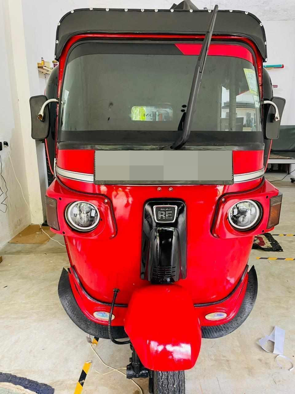 Bajaj Three Wheel 2013