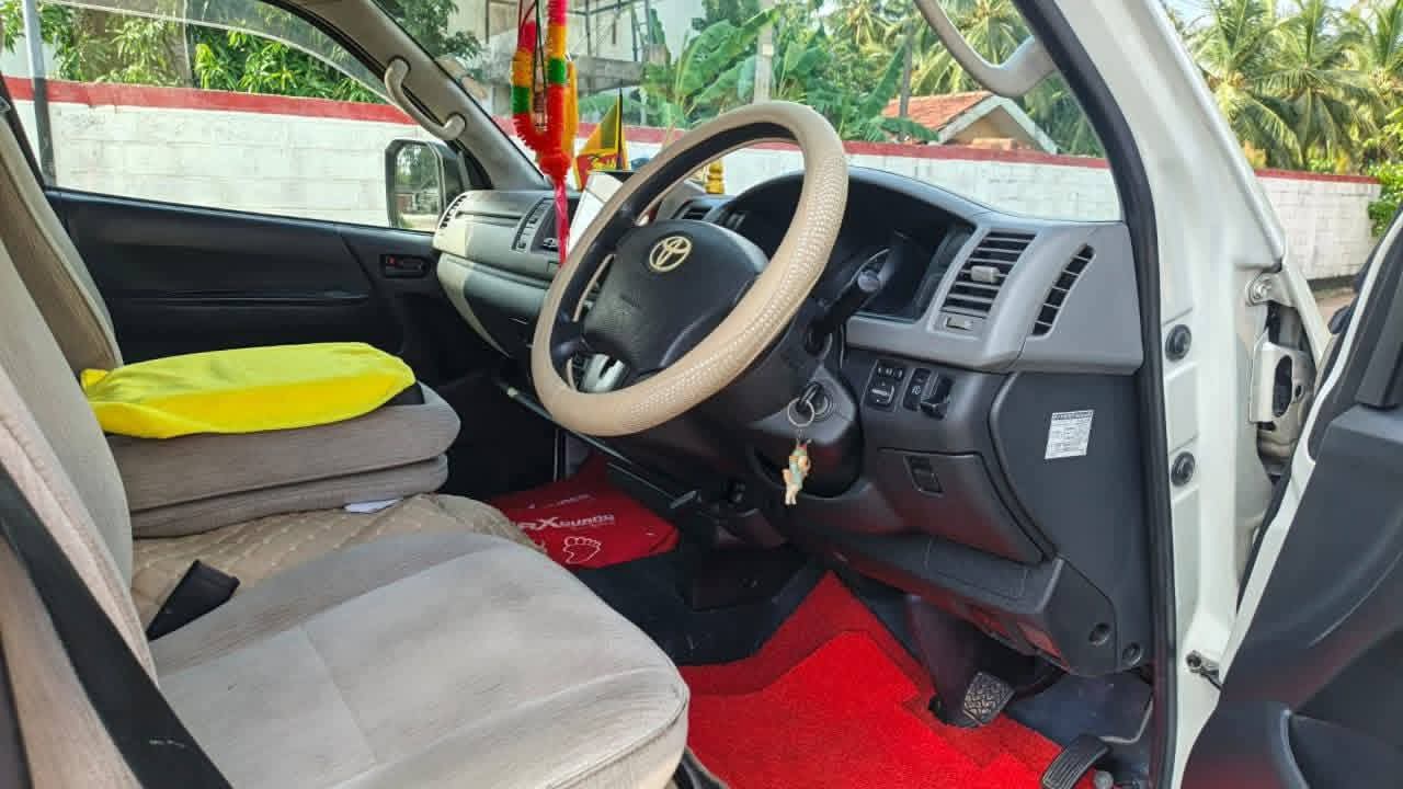 Toyota Hiace 2012 - பயன்படுத்தப்பட்டது வேன் sale in Sri Lanka - patpat.lk