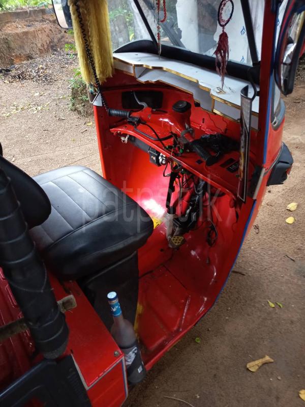 Bajaj Three Wheel 2006 - பயன்படுத்தப்பட்டது முச்சக்கர வண்டி sale in Sri Lanka - patpat.lk