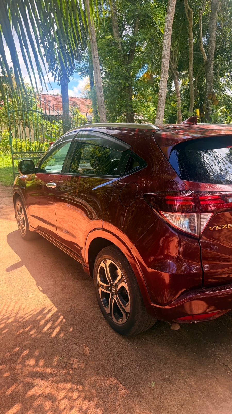 Honda Vezel 2015 - பயன்படுத்தப்பட்டது SUV sale in Sri Lanka - patpat.lk
