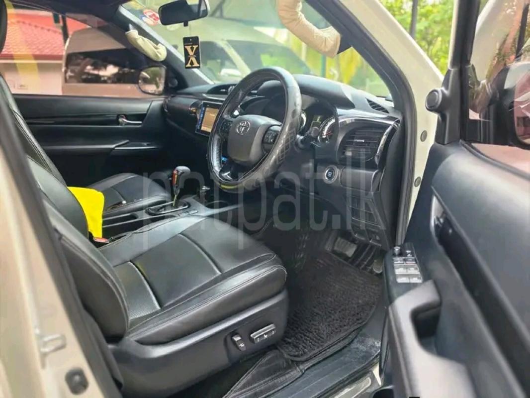 Toyota Hilux 2018 - பயன்படுத்தப்பட்டது சரக்கு போக்குவரத்து sale in Sri Lanka - patpat.lk