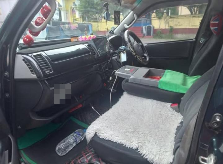 Toyota Hiace 2011 - பயன்படுத்தப்பட்டது வேன் sale in Sri Lanka - patpat.lk