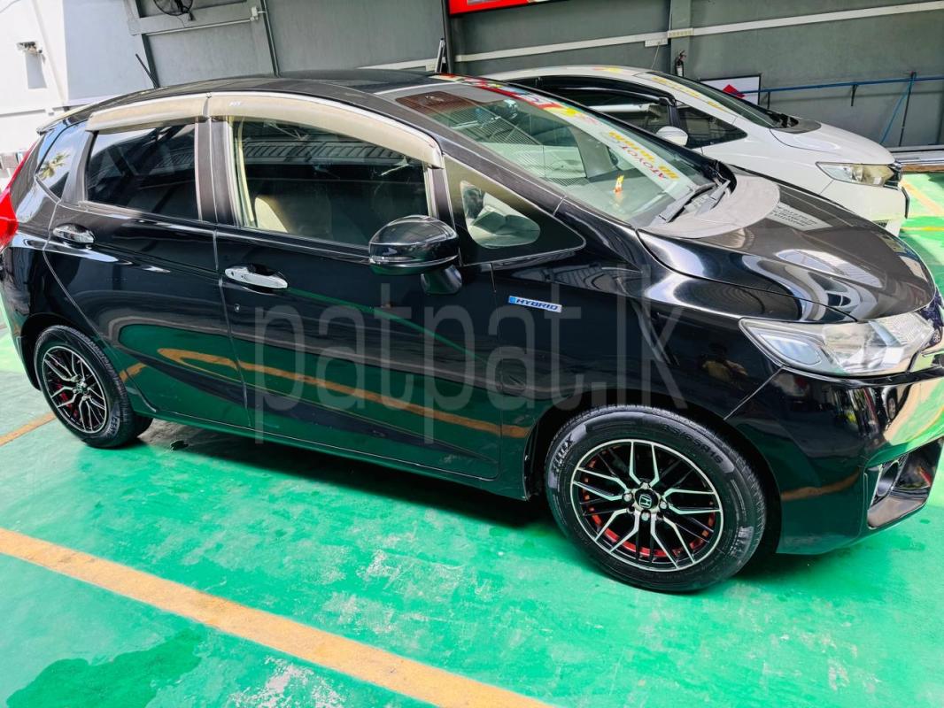 Honda Fit 2015 - பயன்படுத்தப்பட்டது கார் sale in Sri Lanka - patpat.lk