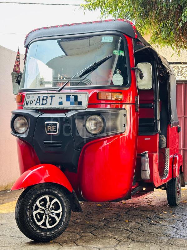 Bajaj Three Wheel 2018 - பயன்படுத்தப்பட்டது முச்சக்கர வண்டி sale in Sri Lanka - patpat.lk