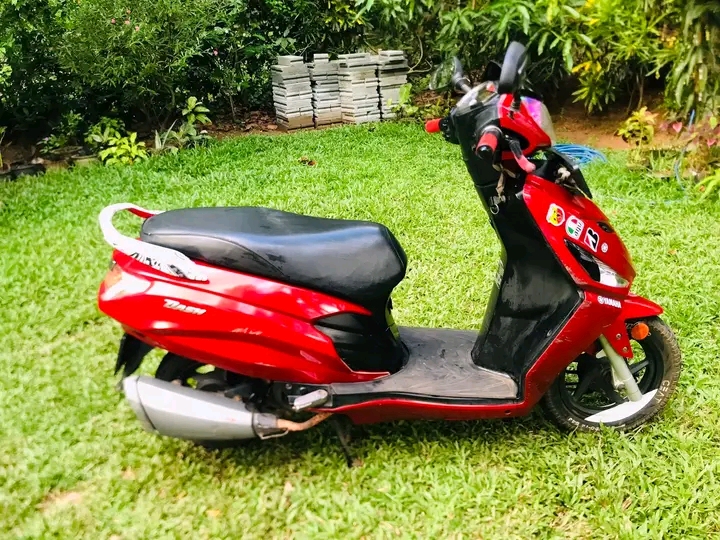 Hero Dash 2018 - பயன்படுத்தப்பட்டது பைக் sale in Sri Lanka - patpat.lk