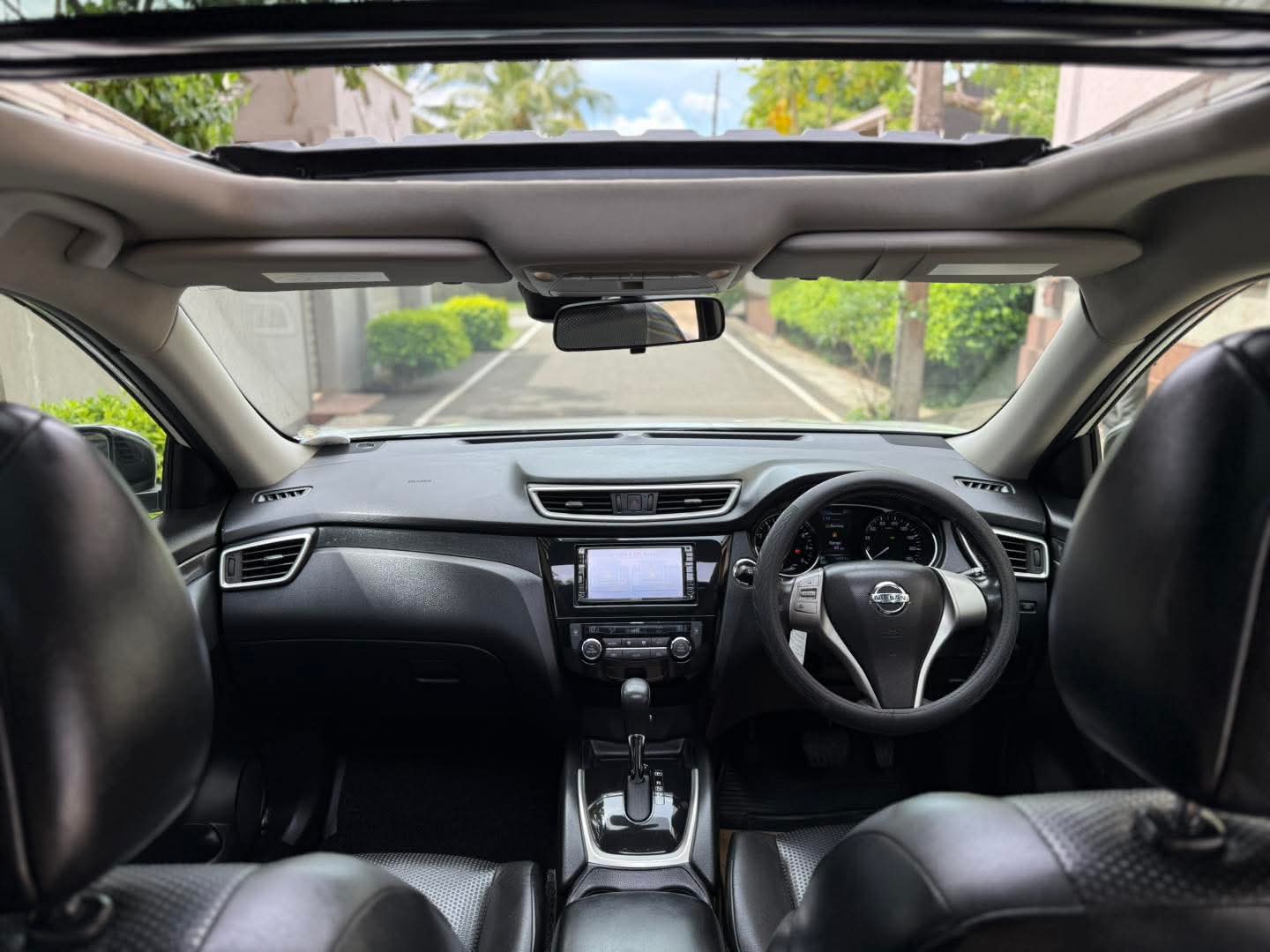 Nissan X Trail 2015 - Used SUV sale in Sri Lanka - patpat.lk