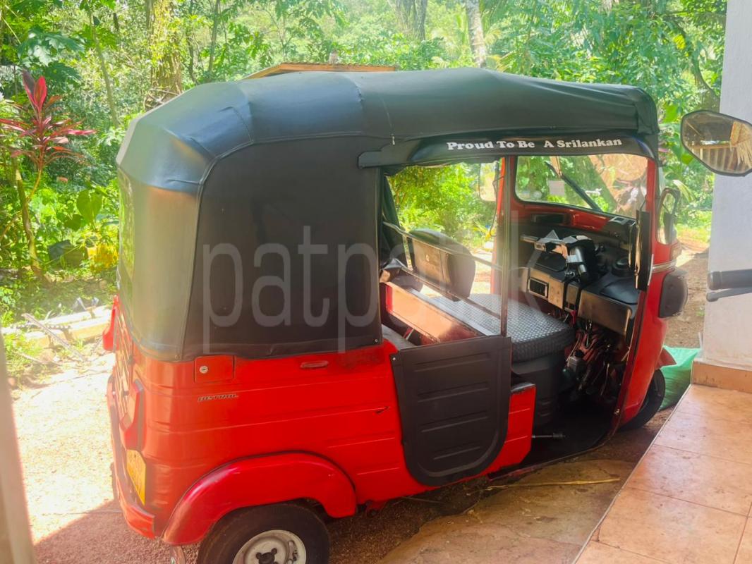 Bajaj Three Wheel 2014 - பயன்படுத்தப்பட்டது முச்சக்கர வண்டி sale in Sri Lanka - patpat.lk