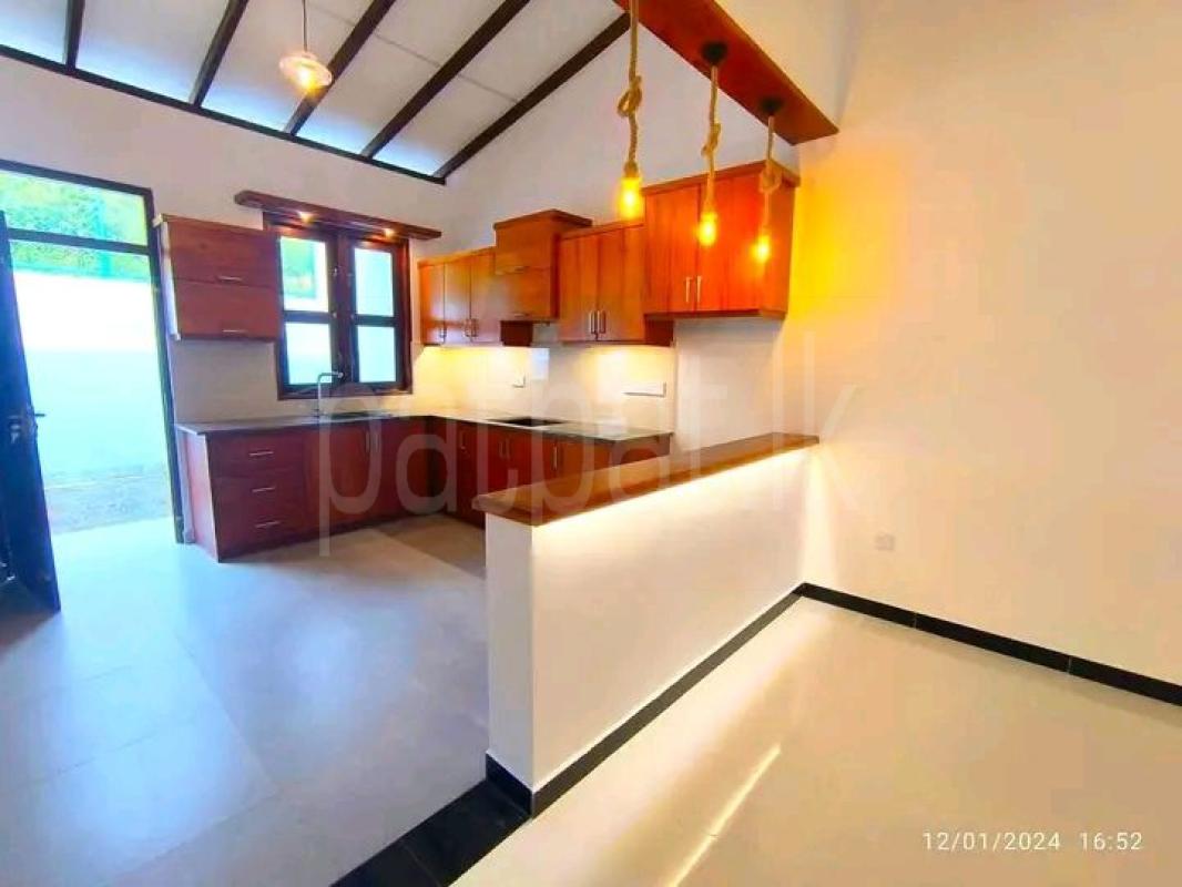 House for Sale in Athurugiriya