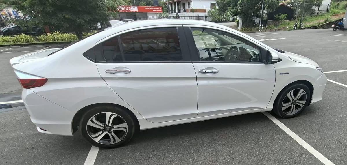 Honda Grace 2017 - Reconditioned Car sale in Sri Lanka - patpat.lk