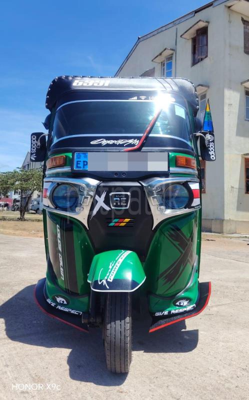Bajaj Three Wheel 2018 - பயன்படுத்தப்பட்டது முச்சக்கர வண்டி sale in Sri Lanka - patpat.lk