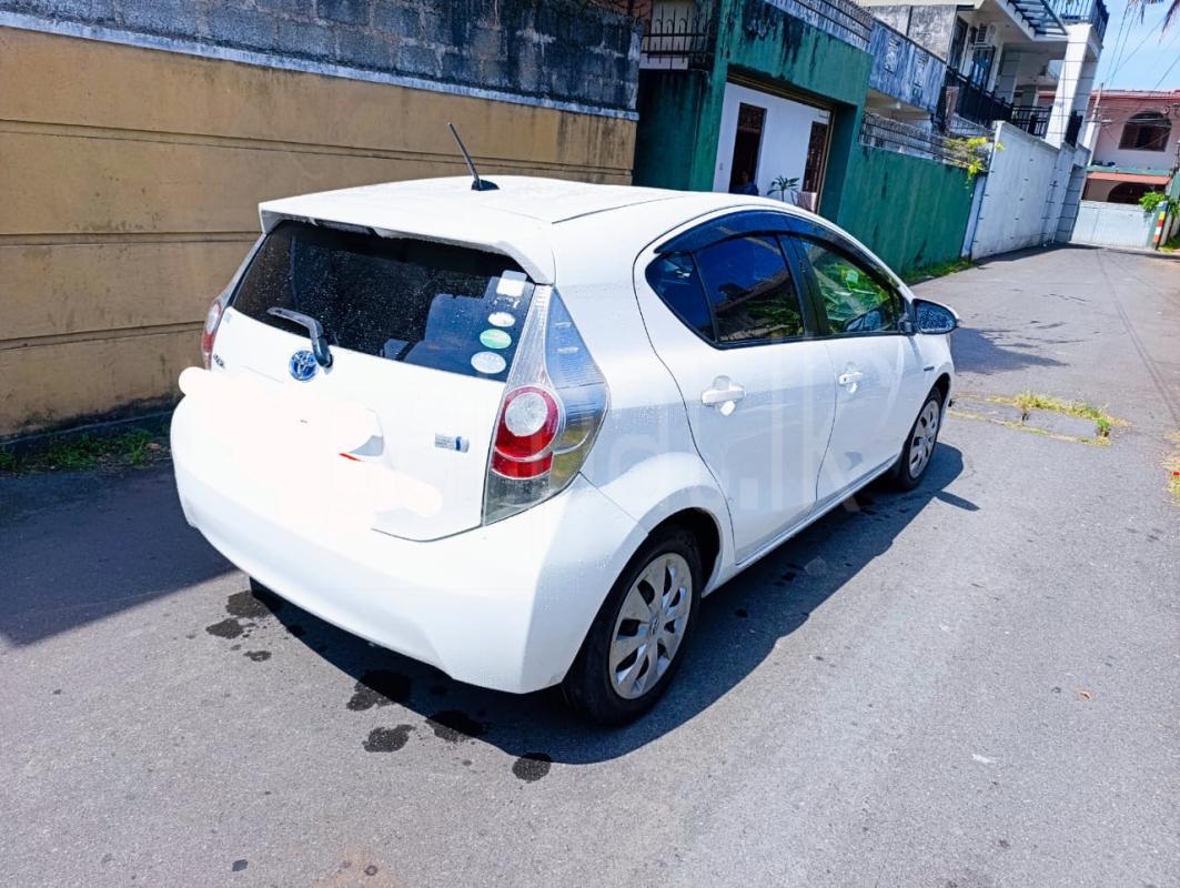 Toyota Aqua 2014 - பயன்படுத்தப்பட்டது கார் sale in Sri Lanka - patpat.lk