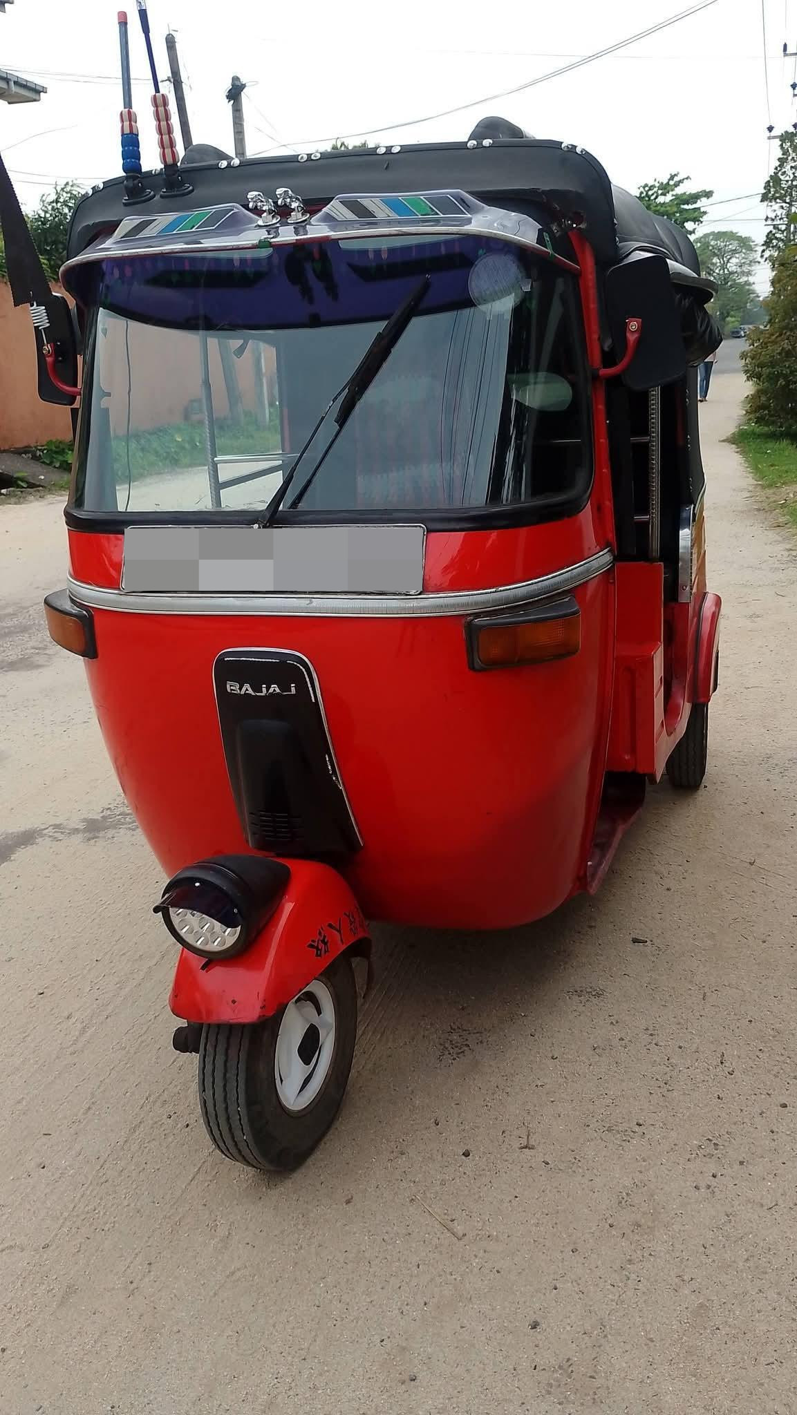 Bajaj Three Wheel 2003 - பயன்படுத்தப்பட்டது முச்சக்கர வண்டி sale in Sri Lanka - patpat.lk