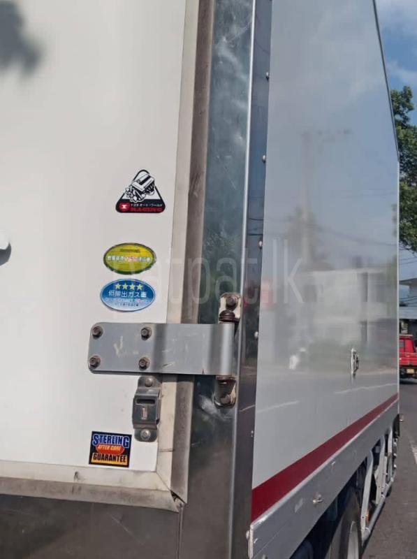 Isuzu Freezer 2010 - பயன்படுத்தப்பட்டது டிரக் sale in Sri Lanka - patpat.lk