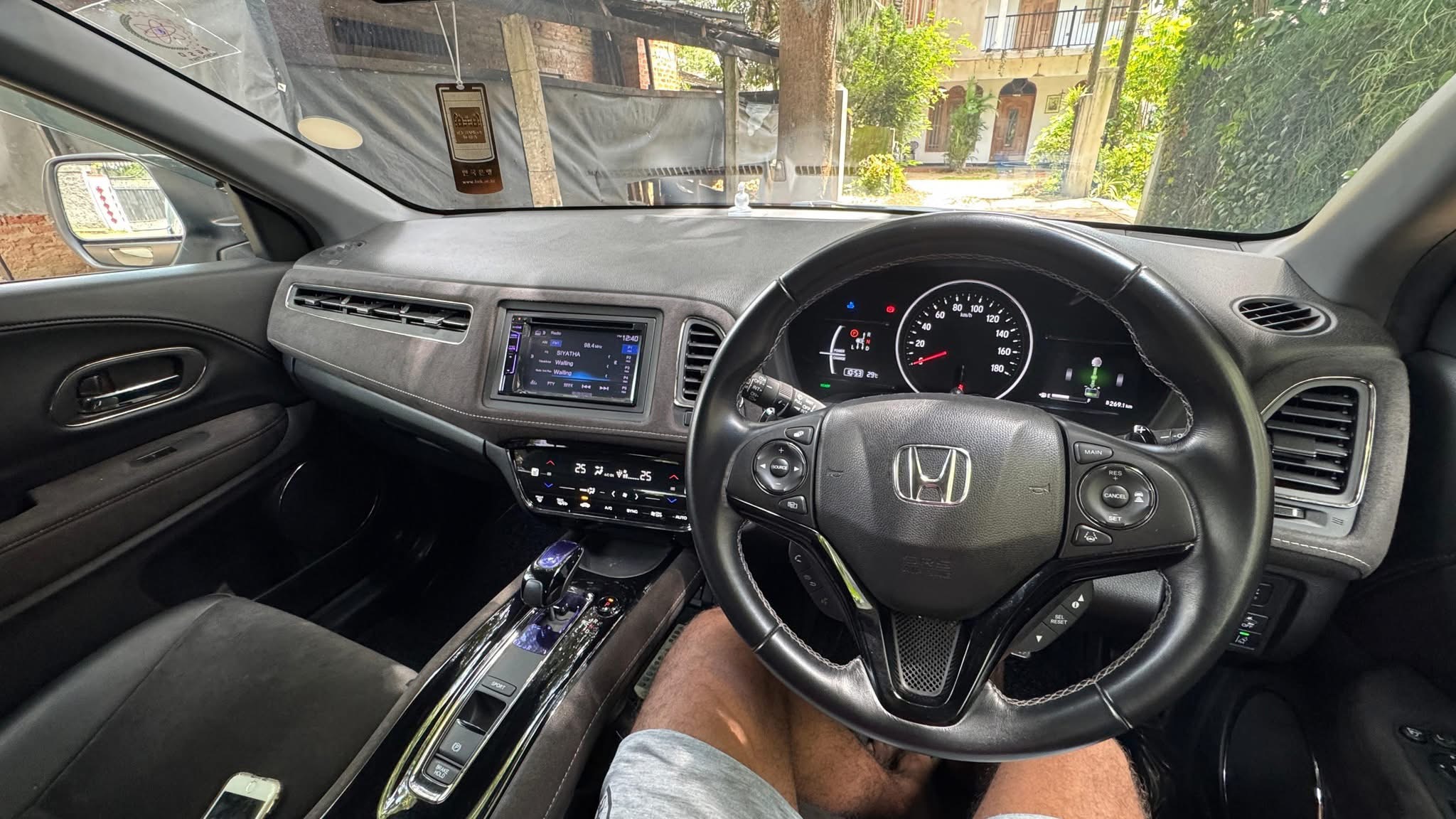 Honda Vezel 2018 - பயன்படுத்தப்பட்டது SUV sale in Sri Lanka - patpat.lk