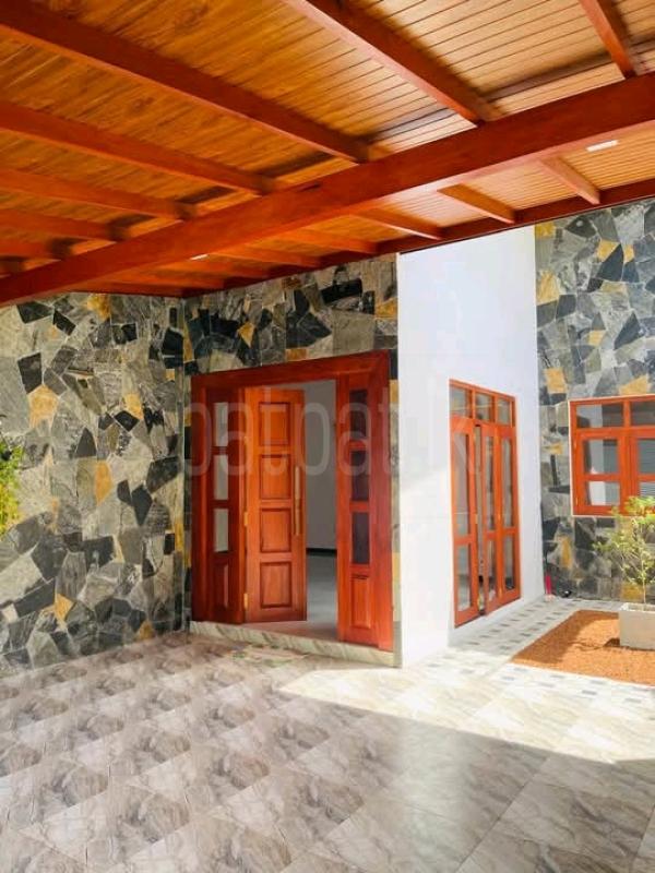 House for Sale in Athurugiriya