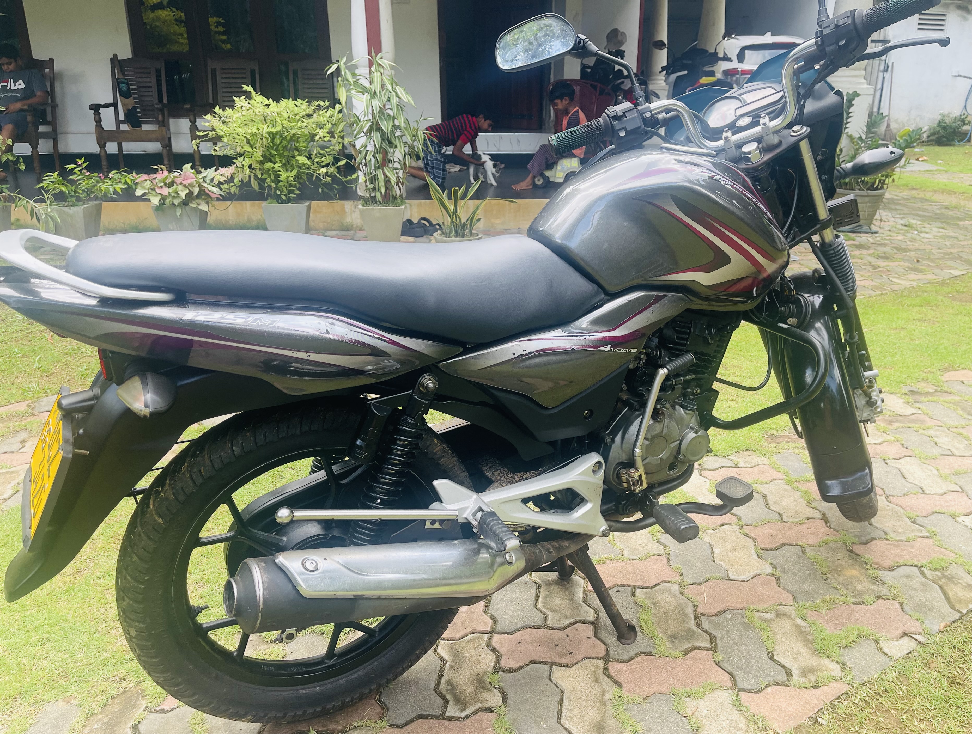 Bajaj Discover 2015 - பயன்படுத்தப்பட்டது பைக் sale in Sri Lanka - patpat.lk