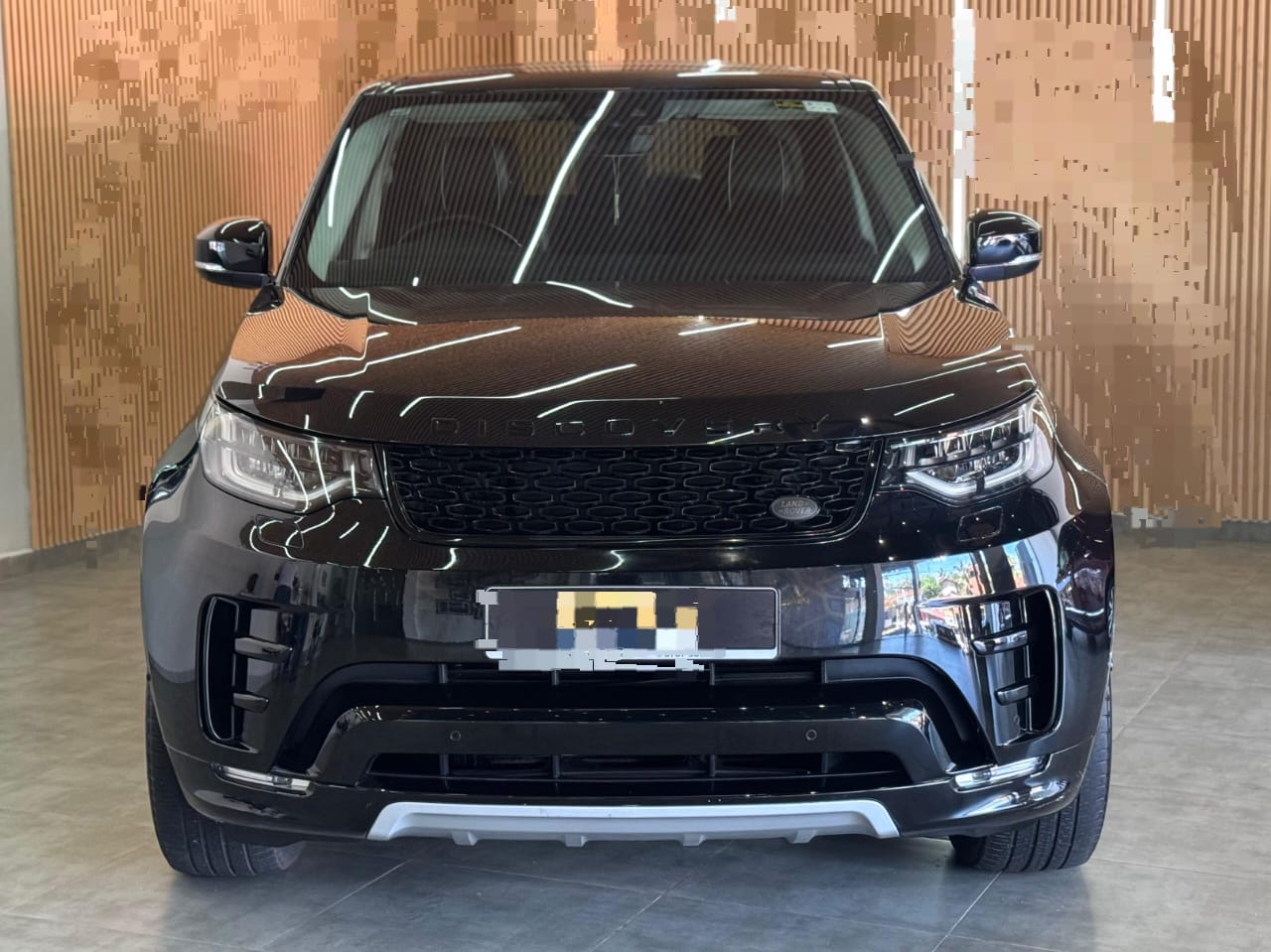 Land Rover Discovery 2019 ads-image-1