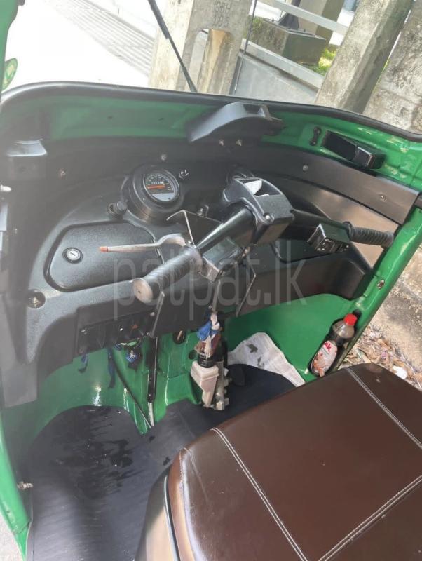 Bajaj 4 stroke 2018 - பயன்படுத்தப்பட்டது முச்சக்கர வண்டி sale in Sri Lanka - patpat.lk