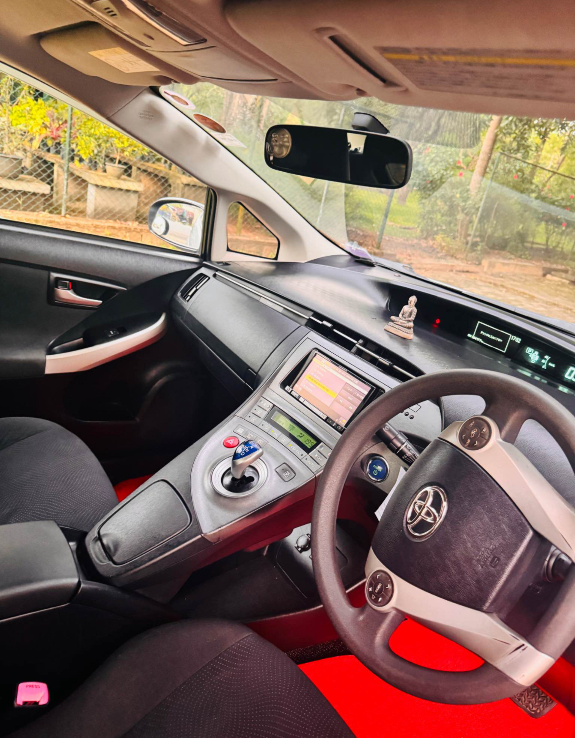 Toyota Prius 2013 - பயன்படுத்தப்பட்டது கார் sale in Sri Lanka - patpat.lk