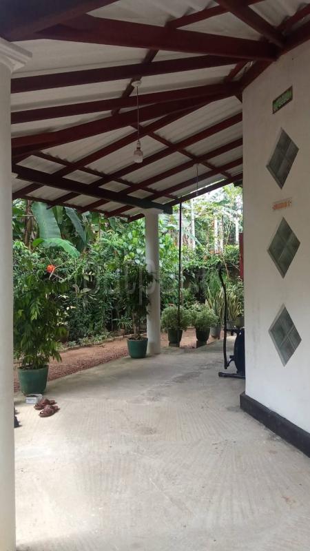 House for Sale in Kahathuduwa ads-image-1