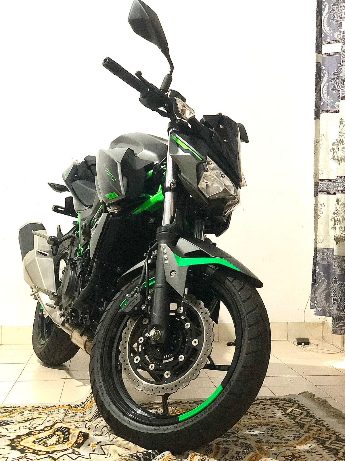 Kawasaki Z250 2025 - Brand New Bike sale in Sri Lanka - patpat.lk