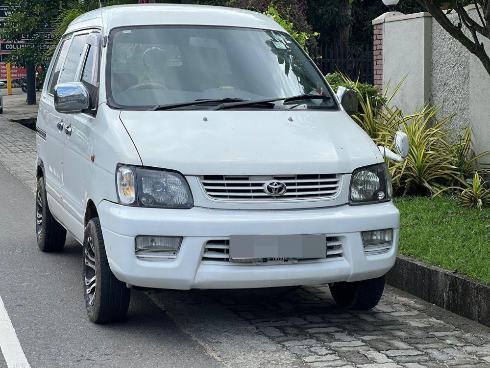 Toyota Noah 2007 - பயன்படுத்தப்பட்டது வேன் sale in Sri Lanka - patpat.lk