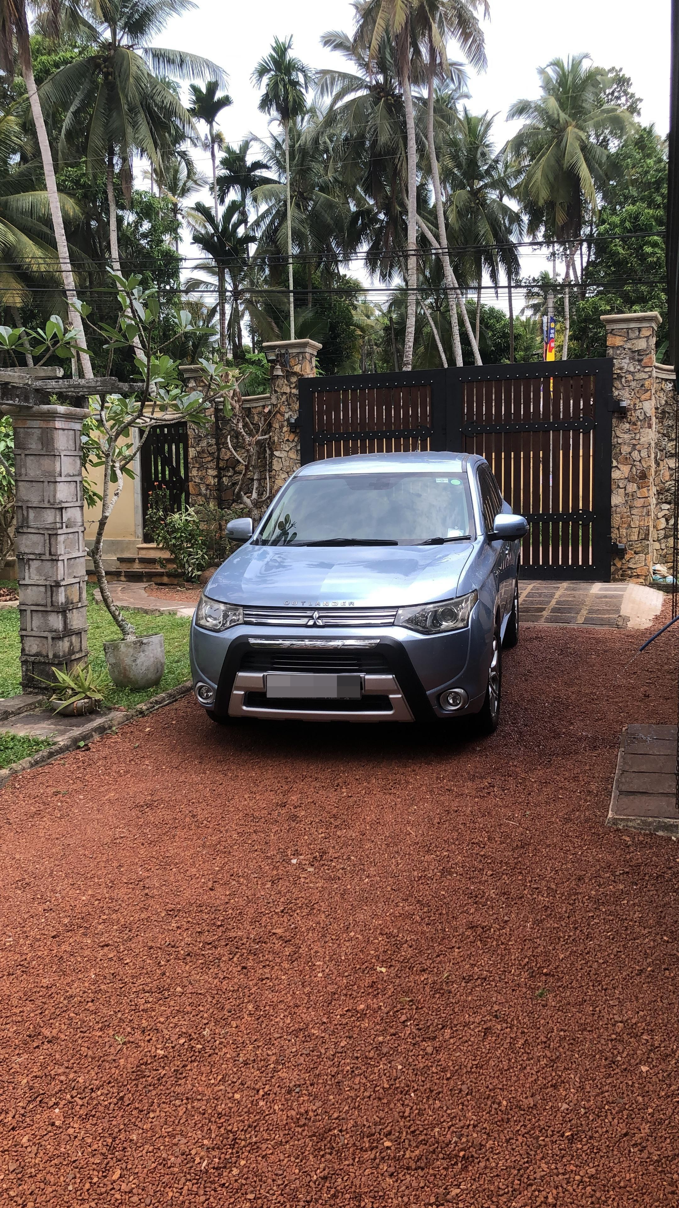 Mitsubishi Outlander 2014 - Used SUV sale in Sri Lanka - patpat.lk