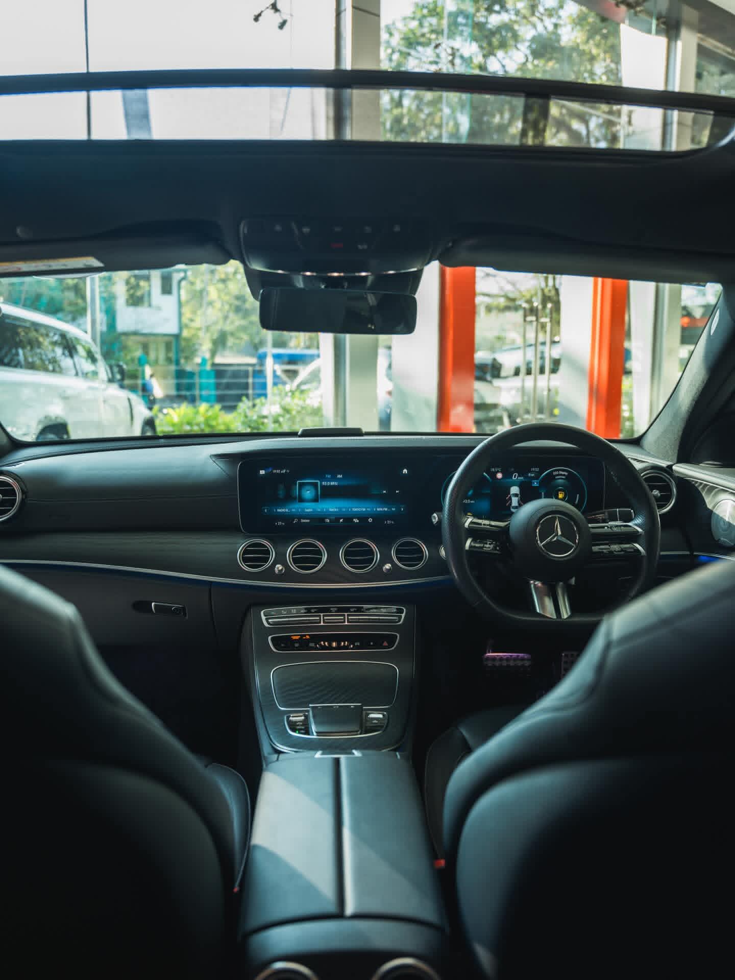 Mercedes Benz E200 2023 - Used Car sale in Sri Lanka - patpat.lk