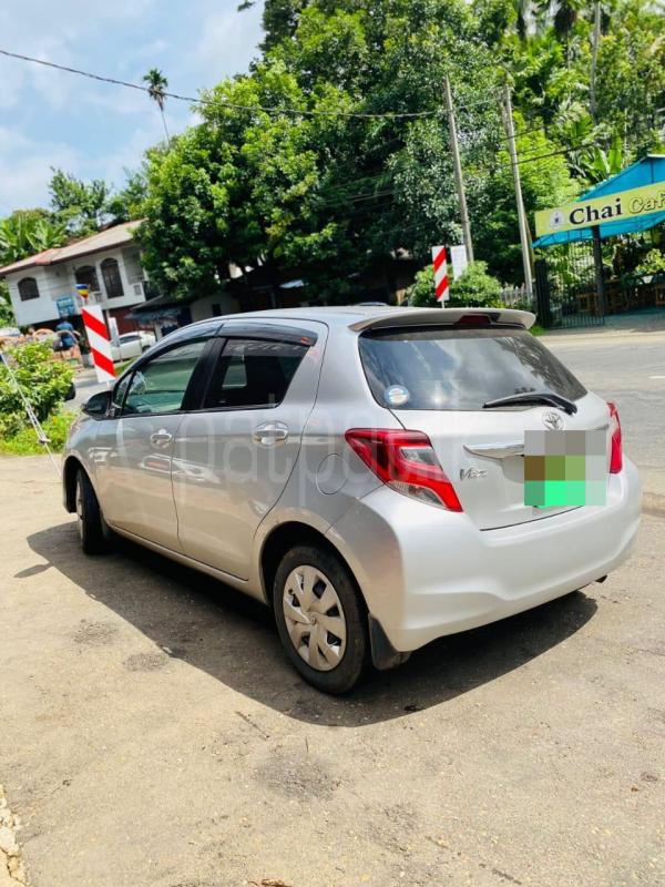 Toyota Vitz 2016 - பயன்படுத்தப்பட்டது கார் sale in Sri Lanka - patpat.lk