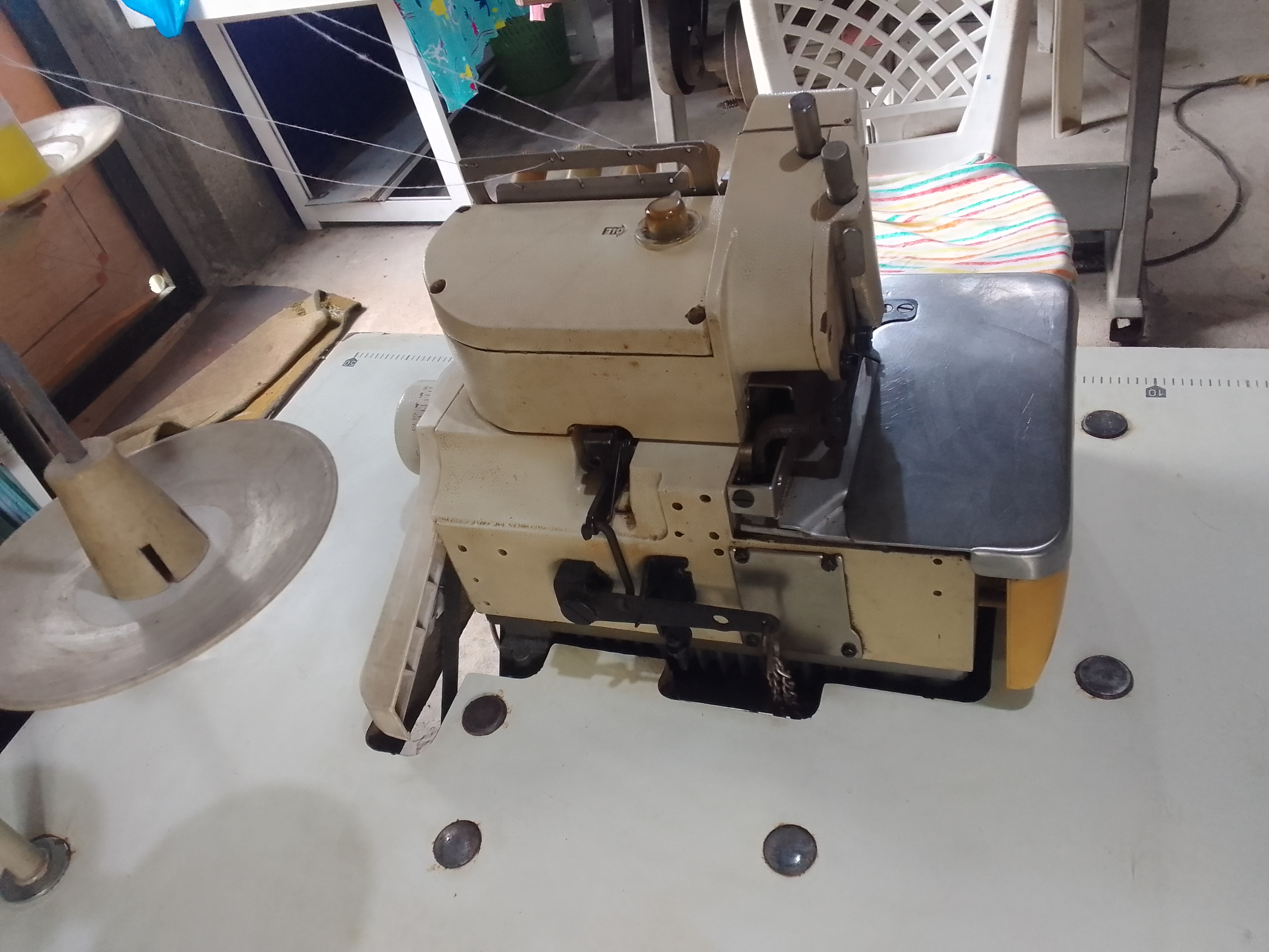 4 Thread Overlock Sewing Machine For Sale