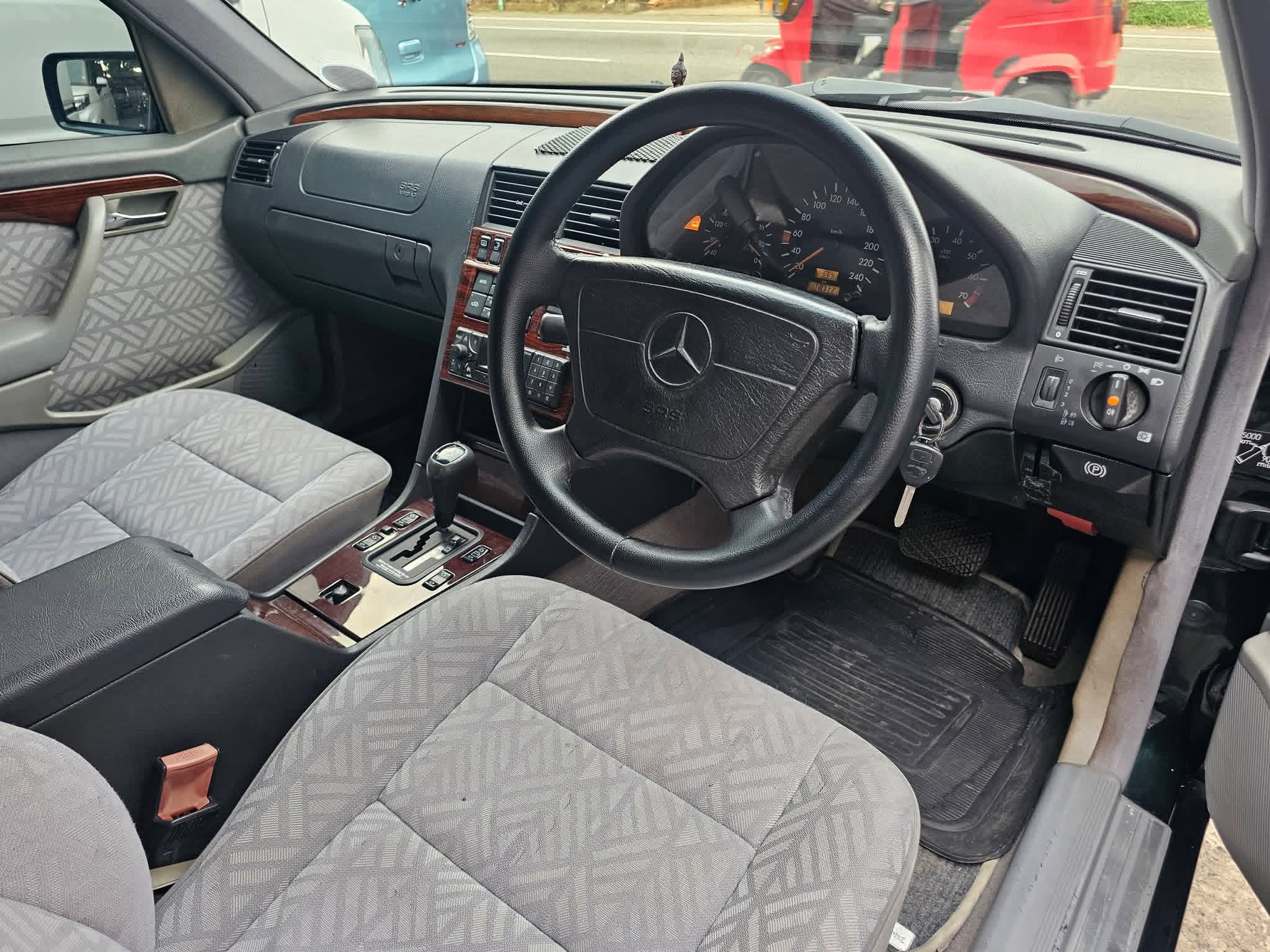 Mercedes Benz C180 1995 - Used Car sale in Sri Lanka - patpat.lk