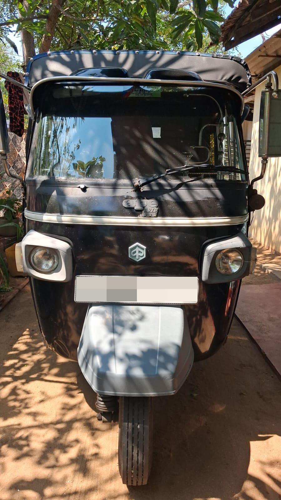 Piaggio Three Wheel 2014