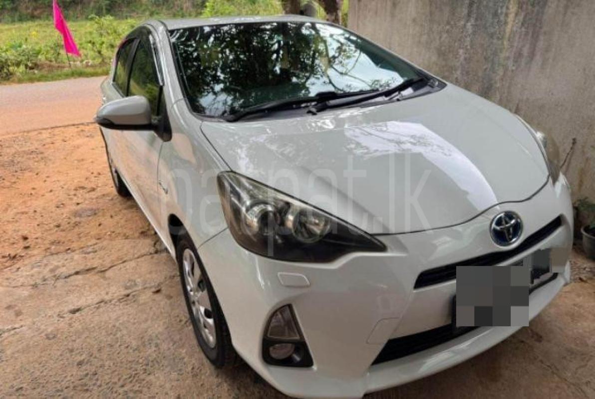 Toyota Aqua 2013 - பயன்படுத்தப்பட்டது கார் sale in Sri Lanka - patpat.lk