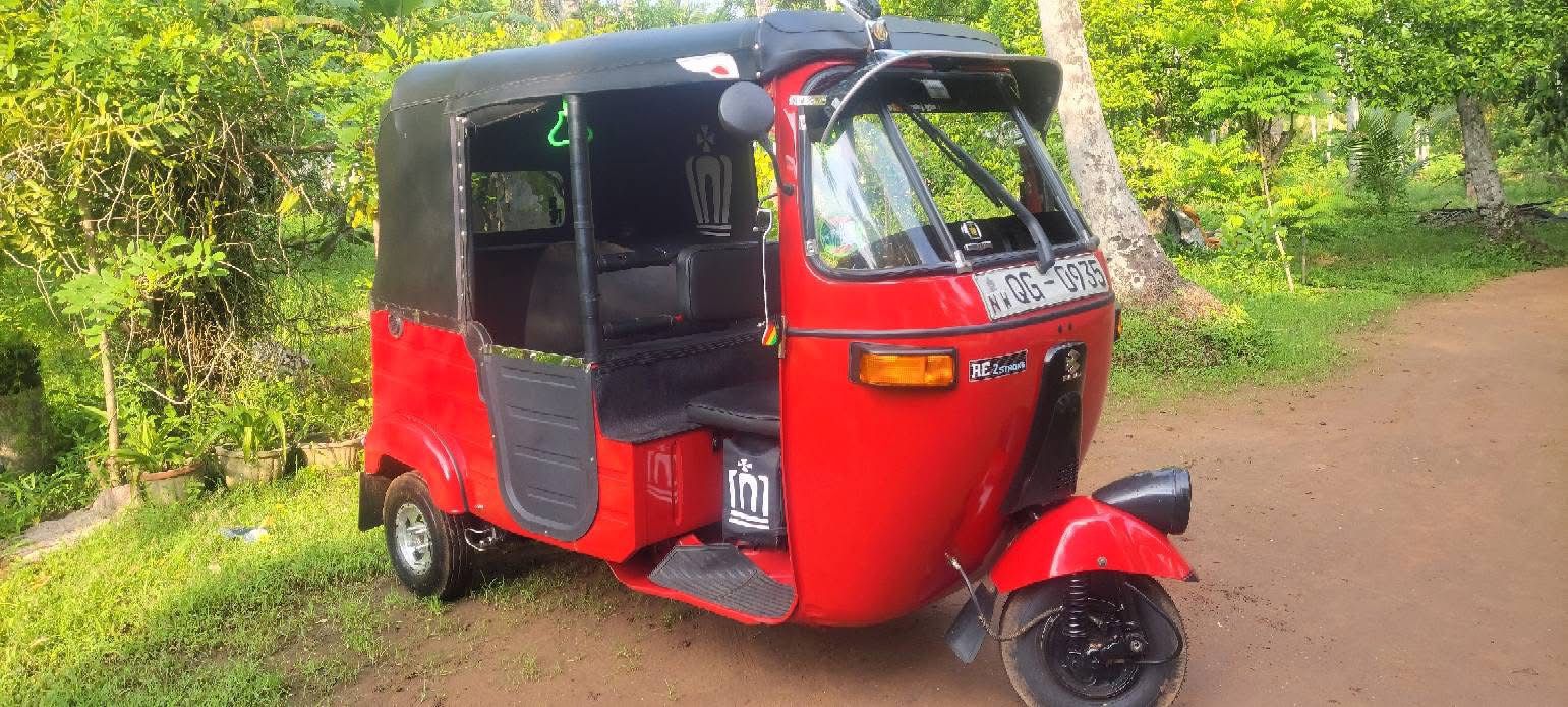 Bajaj 2 stroke 2006 - பயன்படுத்தப்பட்டது முச்சக்கர வண்டி sale in Sri Lanka - patpat.lk