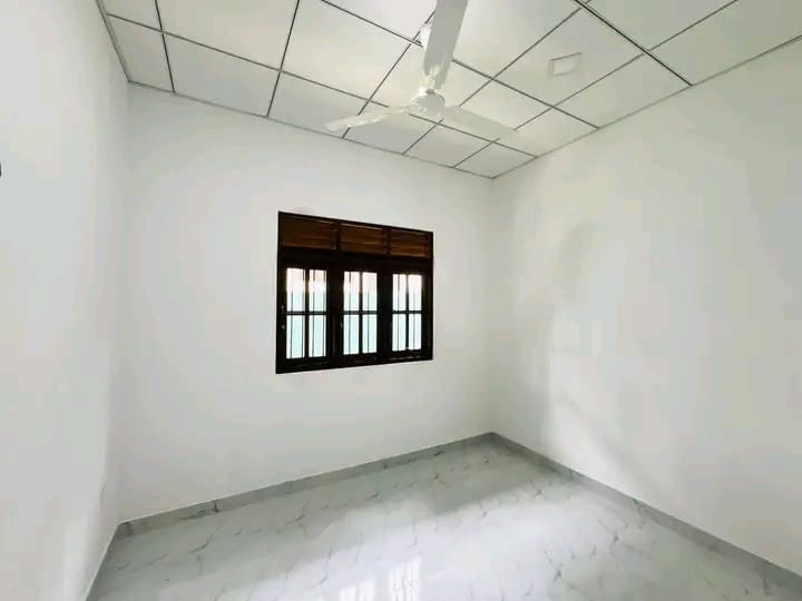 House for Sale in Weliveriya