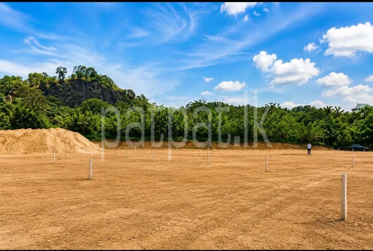 Residential Land for Sale in Hanwella