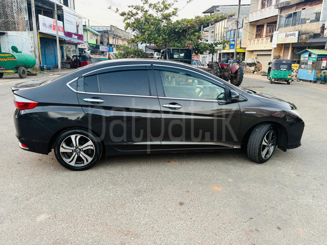 Honda Grace 2014 - பயன்படுத்தப்பட்டது கார் sale in Sri Lanka - patpat.lk