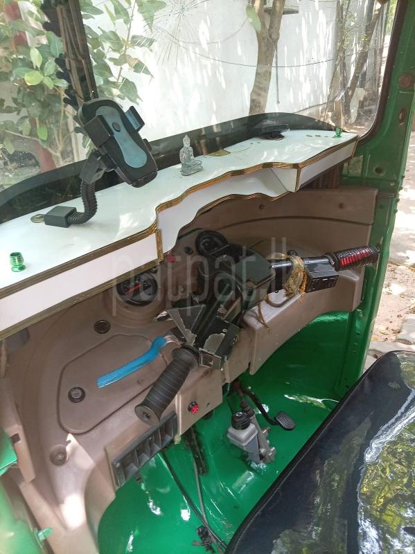 Bajaj Three Wheel 2015 - பயன்படுத்தப்பட்டது முச்சக்கர வண்டி sale in Sri Lanka - patpat.lk