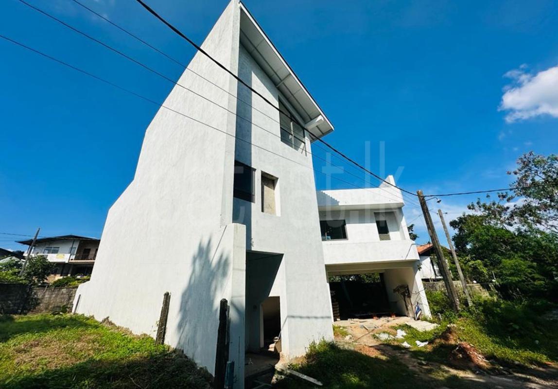 House for Sale in Battaramulla