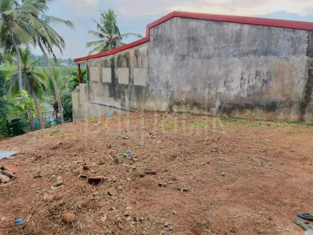 Commercial Land for Sale in Minuwangoda