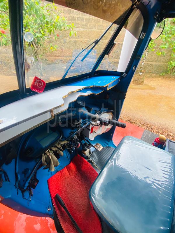 Bajaj Three Wheel 2006 - பயன்படுத்தப்பட்டது முச்சக்கர வண்டி sale in Sri Lanka - patpat.lk