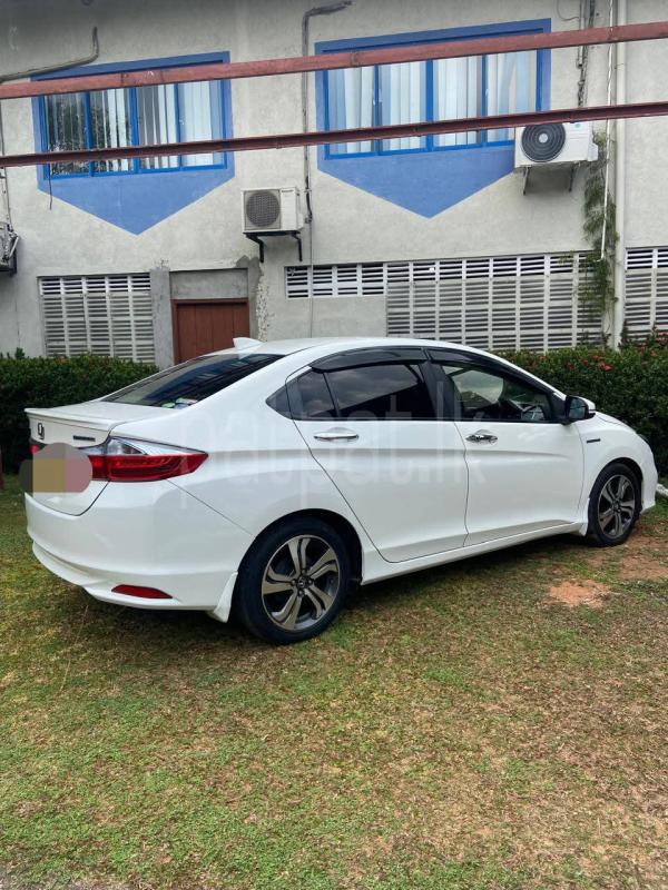 Honda Grace 2018 - பயன்படுத்தப்பட்டது கார் sale in Sri Lanka - patpat.lk