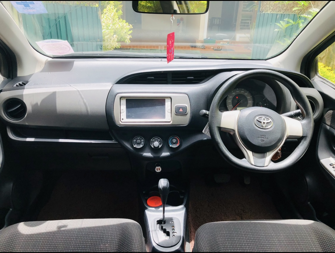 Toyota Vitz 2015 - பயன்படுத்தப்பட்டது கார் sale in Sri Lanka - patpat.lk